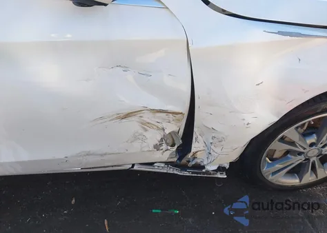 2016 Mercedes-Benz C 350E Luxury z USA, uszkodzony, nr VIN 55SWF4HB0GU160752